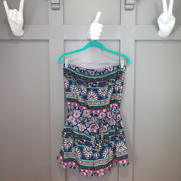 Andrée Paisley Strapless Floral Romper - Picture 3 of 11